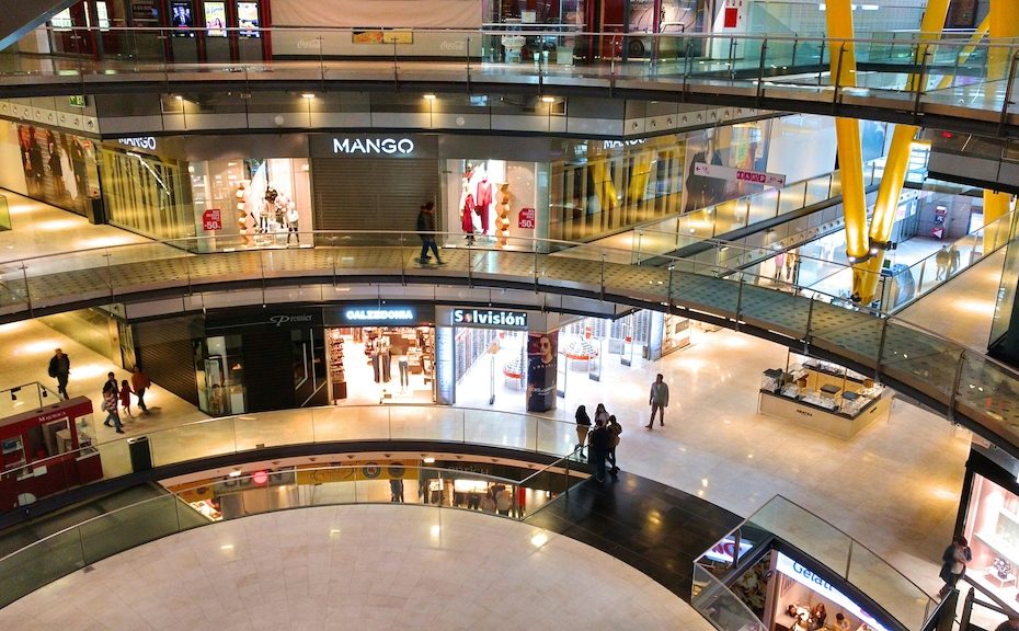 mall digital signage